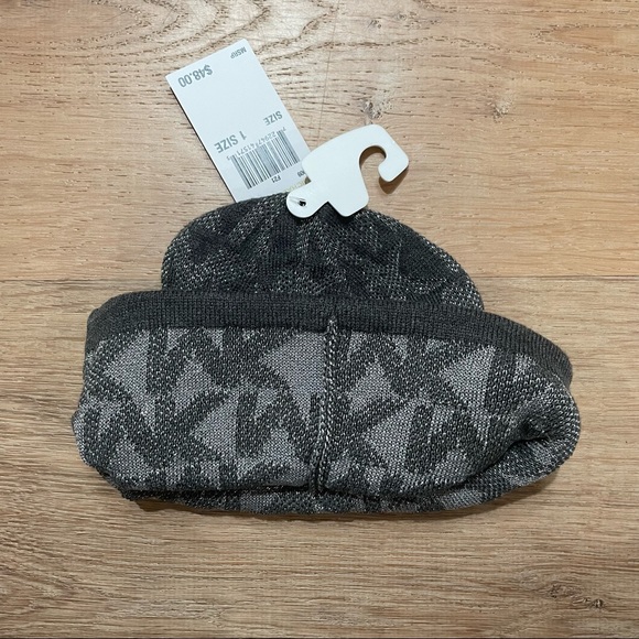 NWT Michael Kors Metallic Logo Knit Hat - Picture 3 of 3